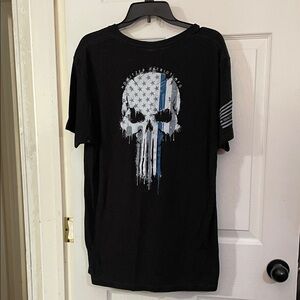 Men's Howitzer Patriot Black Graphic Tee skull with Blue Stripe